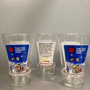 Vintage The 1982 World’s fair glasses